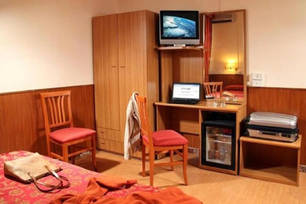 Hotel Cassia Рим Екстериор снимка